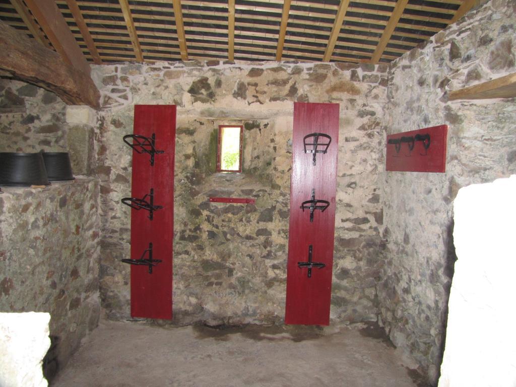 Gite De La Ferme De La Cour Crasville  Экстерьер фото
